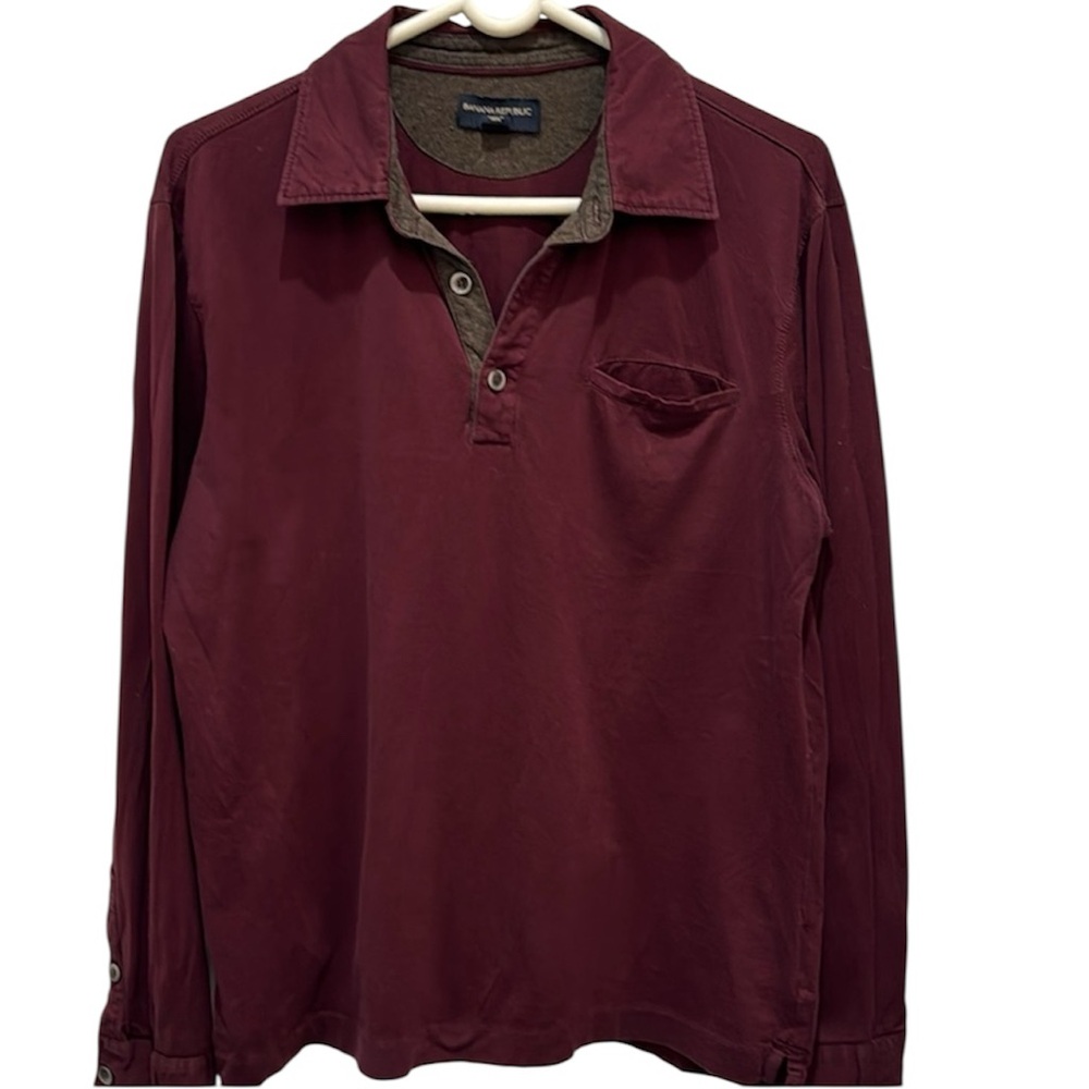 Banana Republic Men’s cranberry, long sleeve, collared cotton shirt. Size Medium